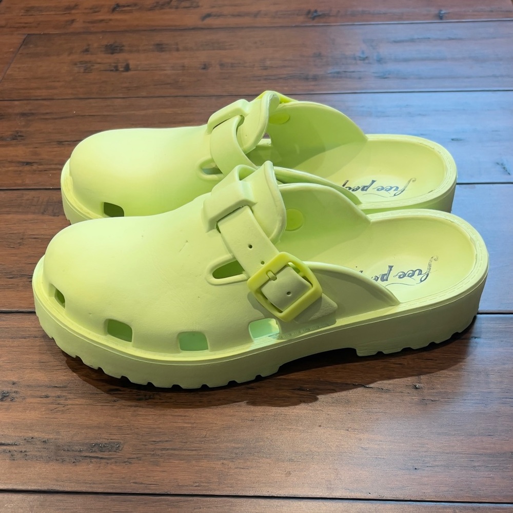 FREE PEOPLE Karlie Buckle Clog Size 8 - Picture 3 of 13